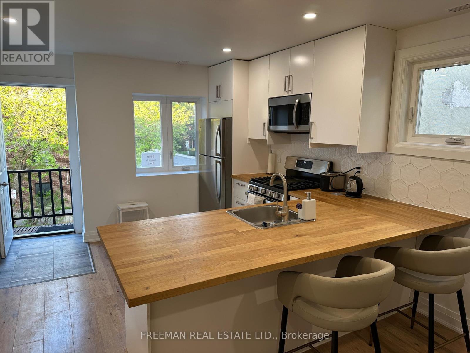 2 - 3449 Yonge Street, Toronto, Ontario  M4N 2N3 - Photo 3 - C13124816