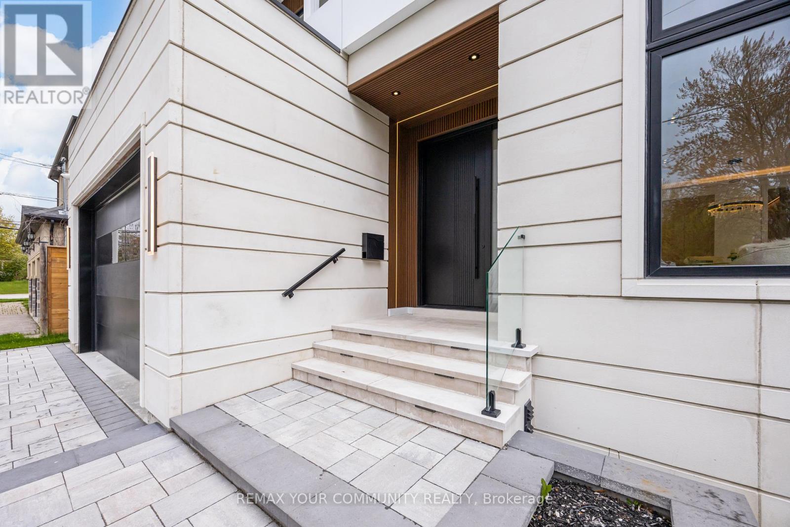 259 Ruggles Avenue, Richmond Hill, Ontario  L4C 1Y8 - Photo 3 - N13136696