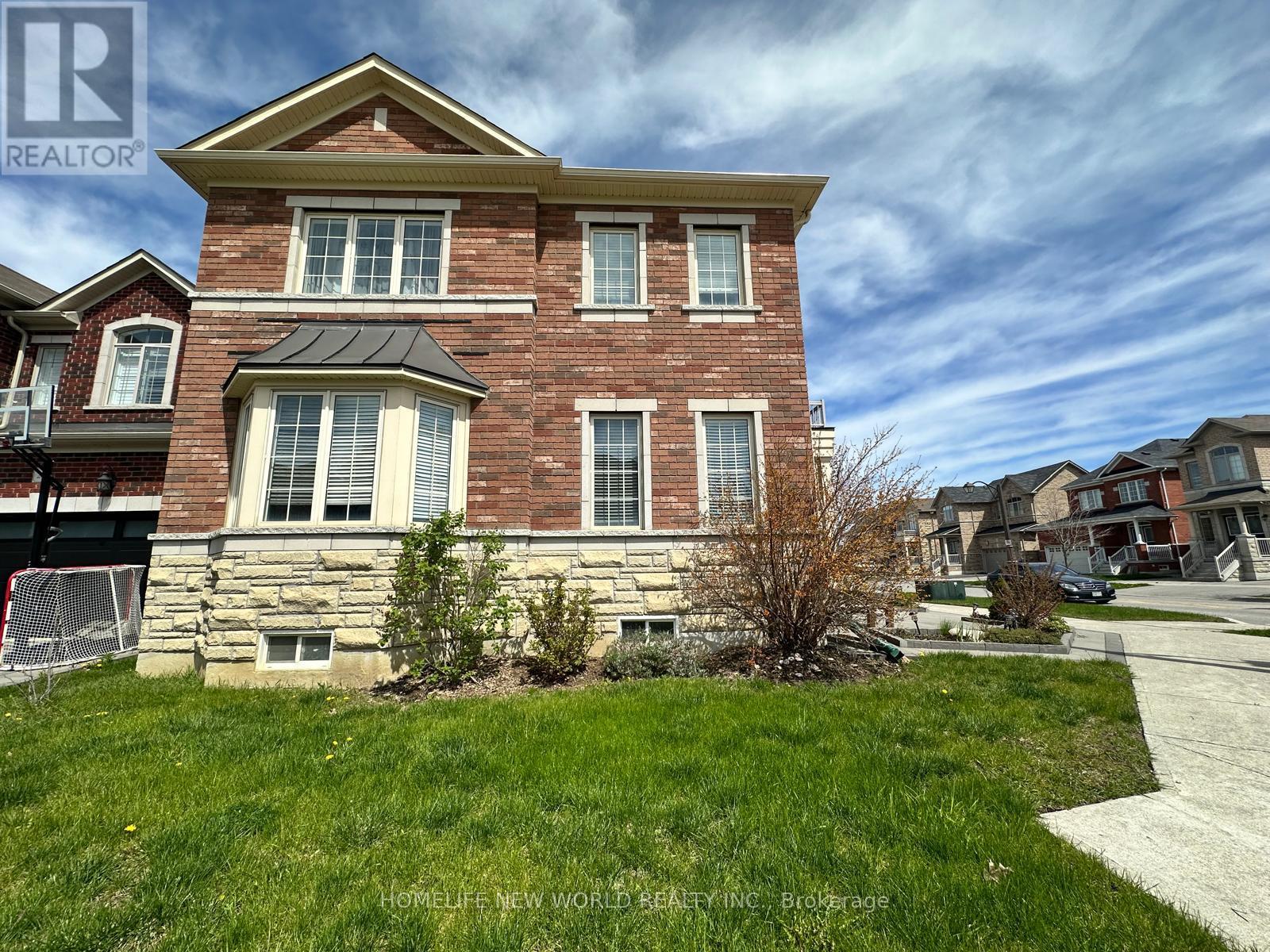298 West Lawn Crescent, Whitchurch-Stouffville, Ontario  L4A 1X3 - Photo 3 - N13137500