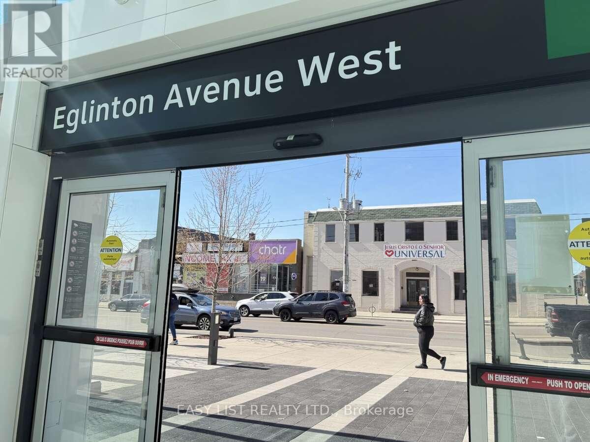 4 - 1818 Eglinton Avenue W, Toronto, Ontario  M6E 2H6 - Photo 2 - W13137464