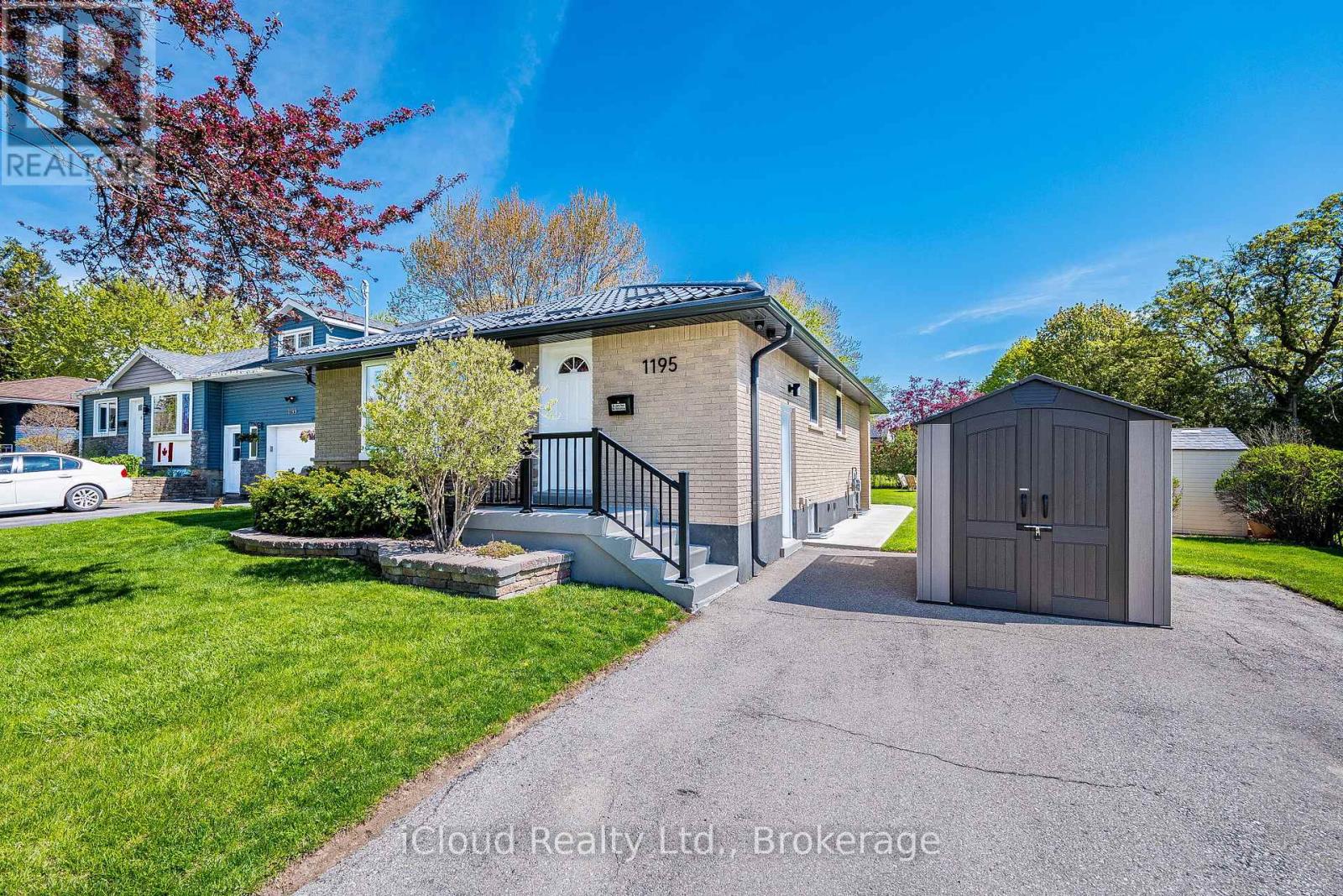 1195 Stanley Drive, Burlington, Ontario  L7P 2K9 - Photo 4 - W13137472