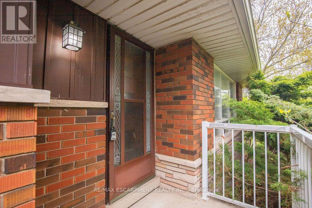 1515 Burloak Drive, Oakville, Ontario  L6M 4J7 - Photo 7 - W13137518