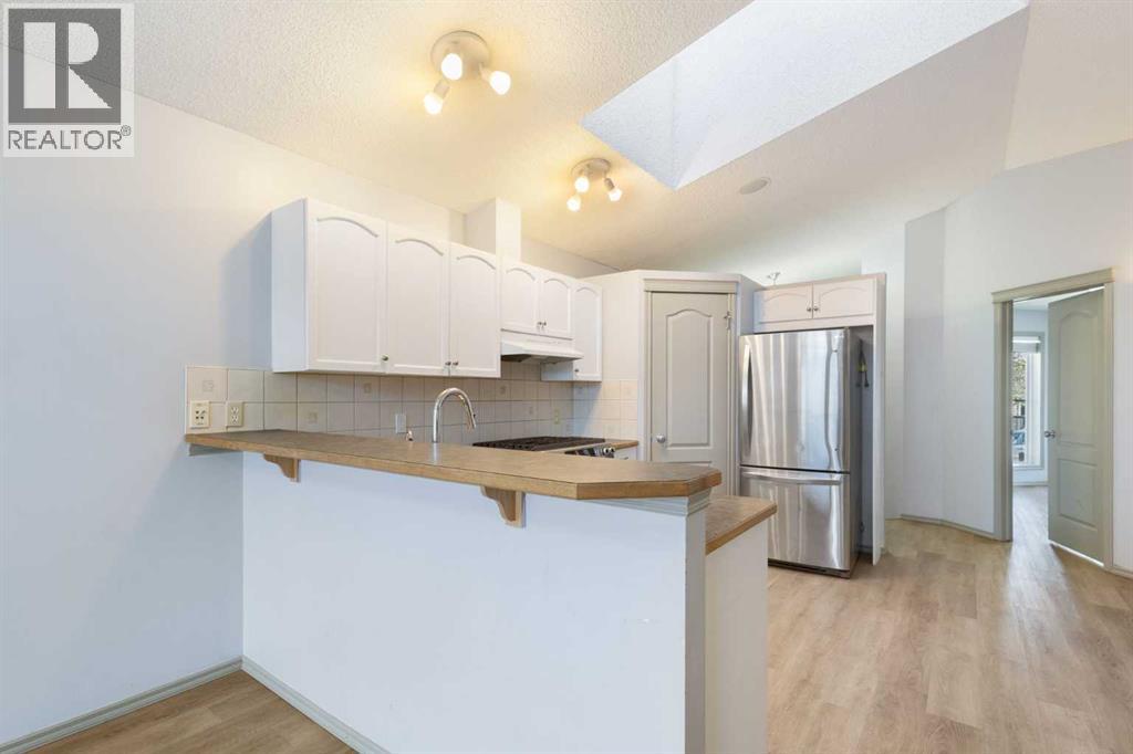 252 Prestwick Heights SE, Calgary, Alberta  T2Z 4K3 - Photo 5 - A2309333