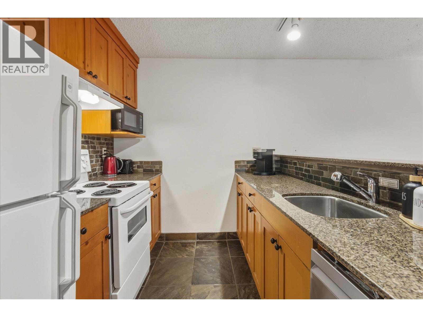 423 4200 Whistler Way, Whistler, British Columbia  V8E 1J4 - Photo 13 - R3124481