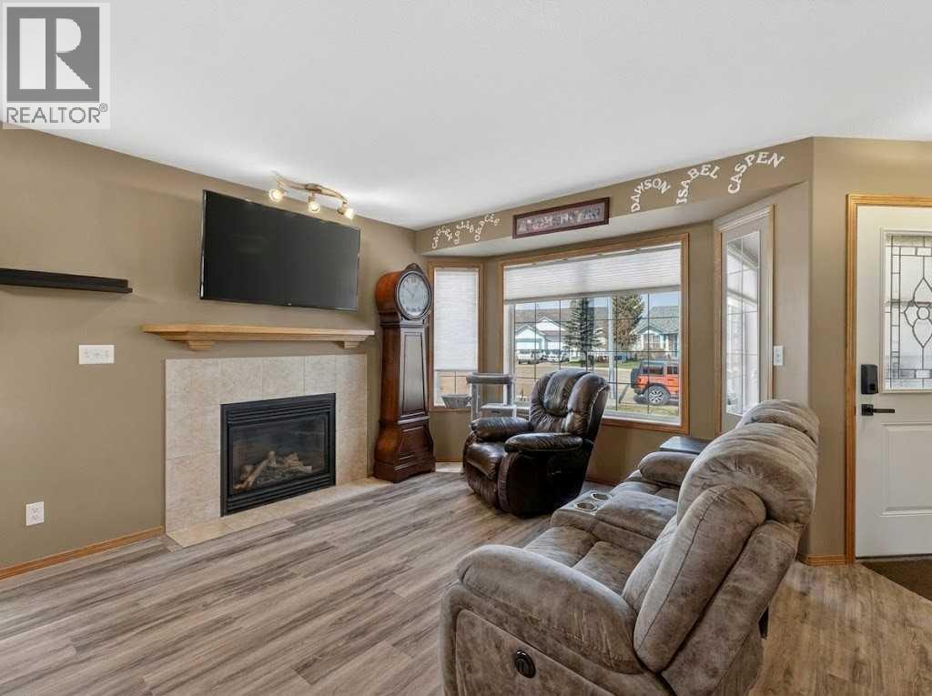 4366 54a Avenue Close, Innisfail, Alberta  T4G 1X5 - Photo 5 - A2307965