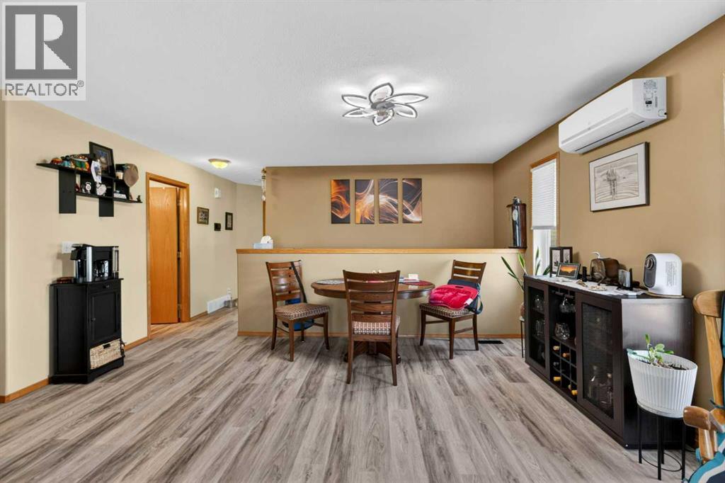 4366 54a Avenue Close, Innisfail, Alberta  T4G 1X5 - Photo 8 - A2307965
