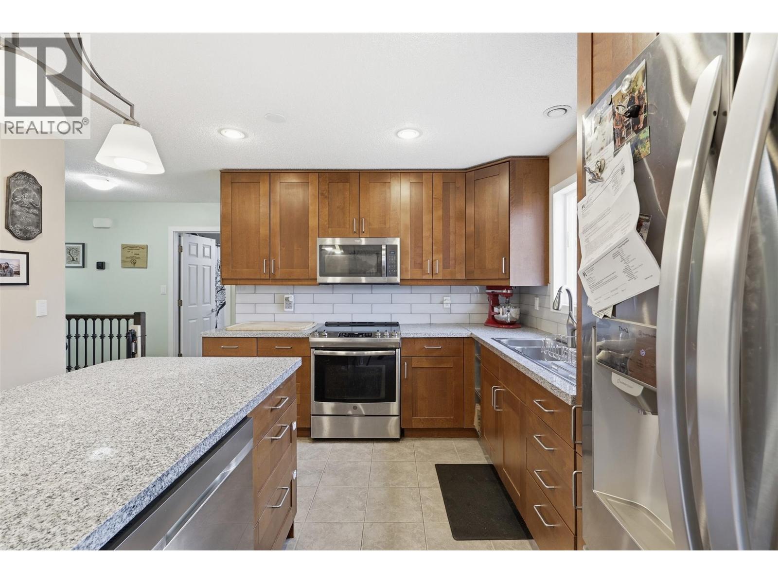 834 Bebek Road, Kamloops, British Columbia  V2B 6P1 - Photo 15 - 10387643