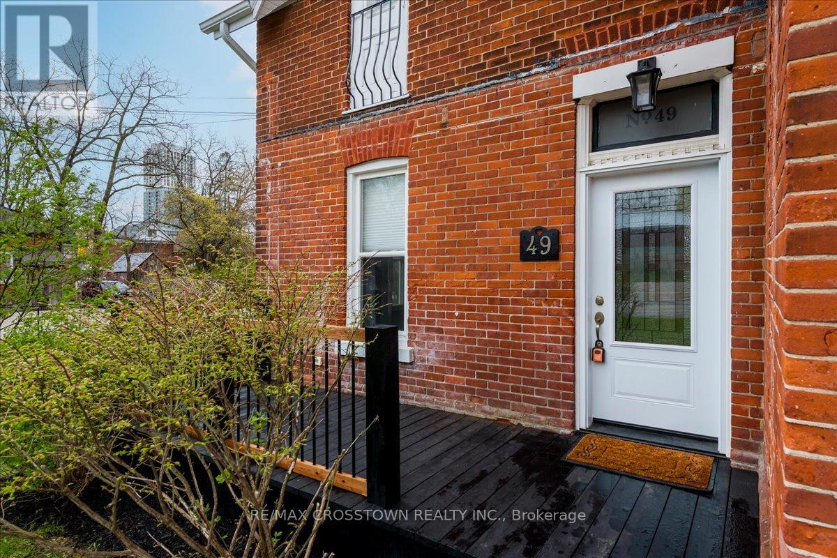 49 Park Street, Barrie (Queen's Park), Ontario  L4N 1H7 - Photo 2 - S13137560