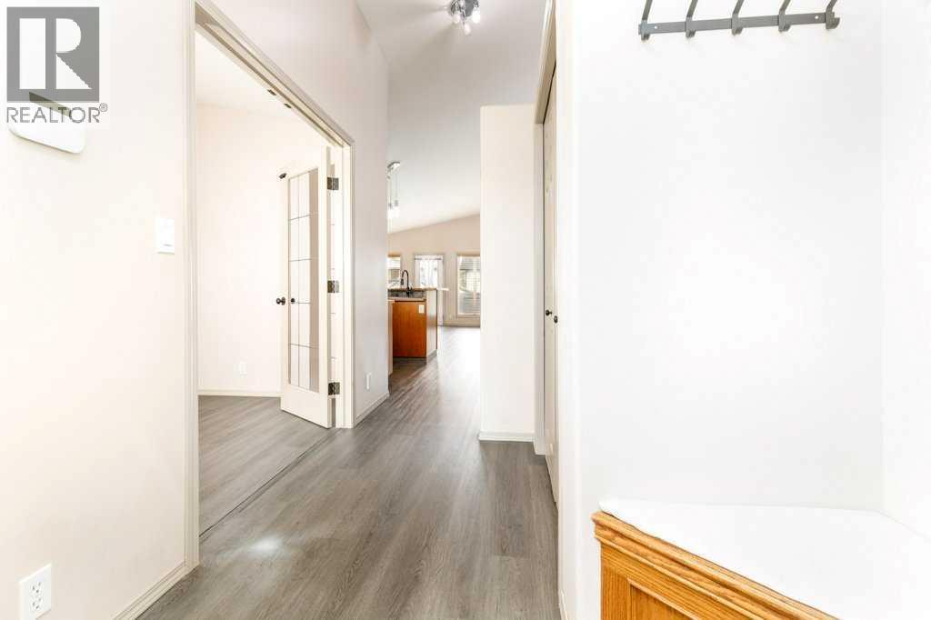 15 Kirton Close, Red Deer, Alberta  T4P 4E9 - Photo 3 - A2310917