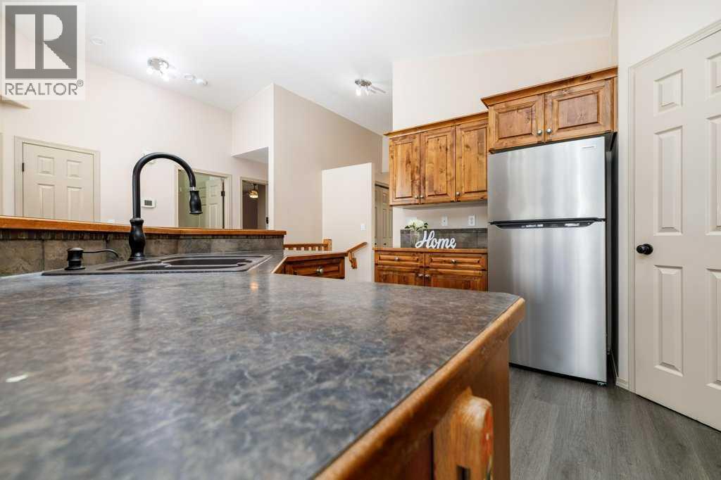 15 Kirton Close, Red Deer, Alberta  T4P 4E9 - Photo 6 - A2310917