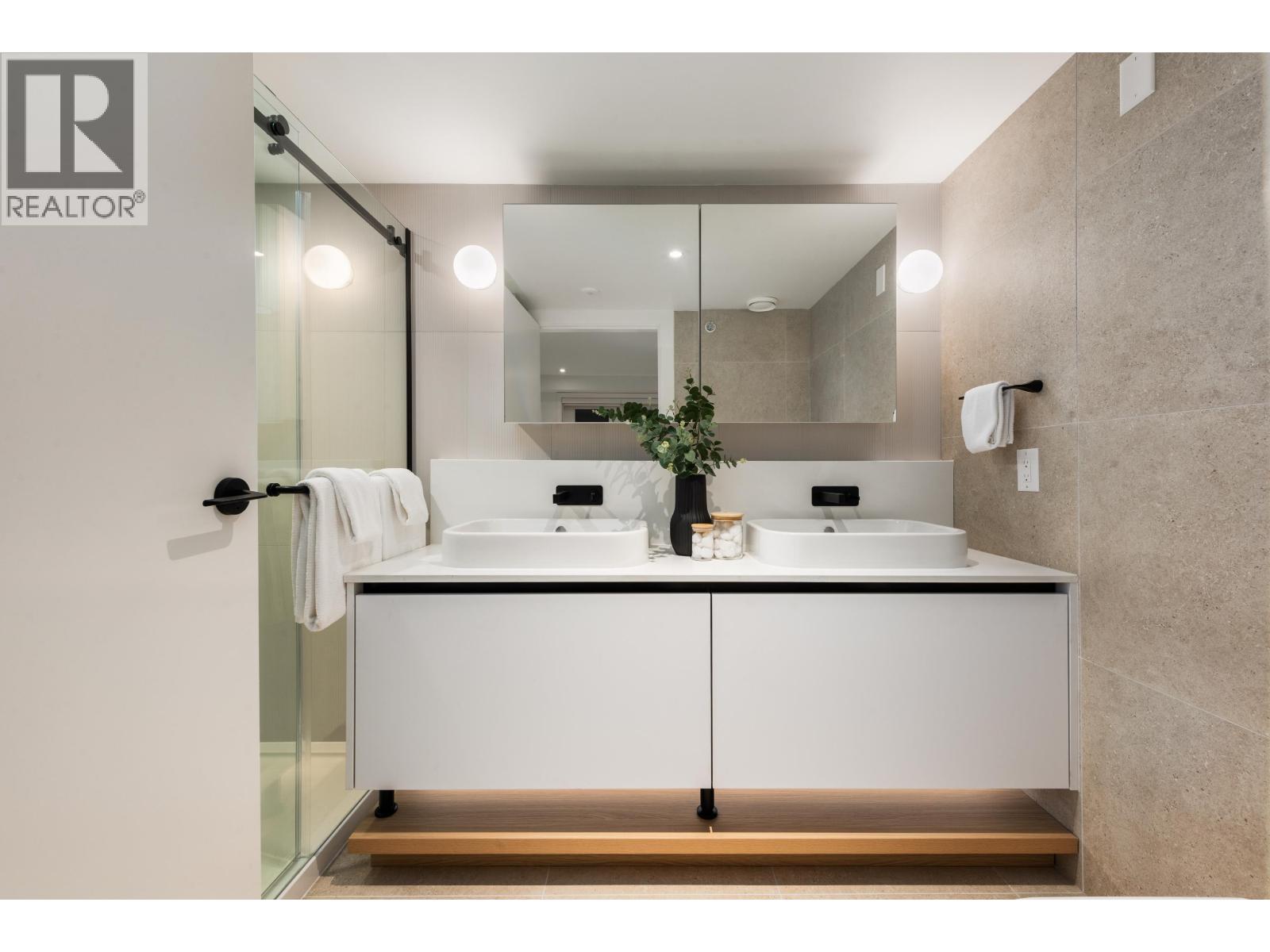 224 471 W 28th Avenue, Vancouver, British Columbia  V5Y 0P2 - Photo 3 - R3124472