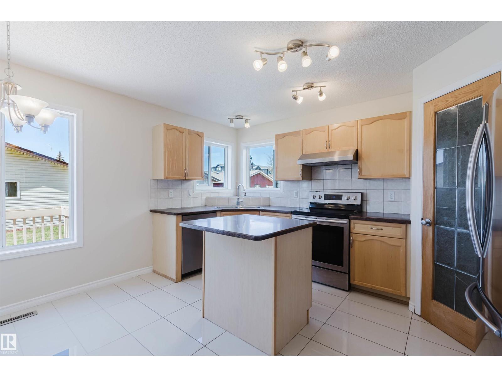 7713 Schmid Cr Nw, Edmonton, Alberta  T6R 0K6 - Photo 4 - E4488207