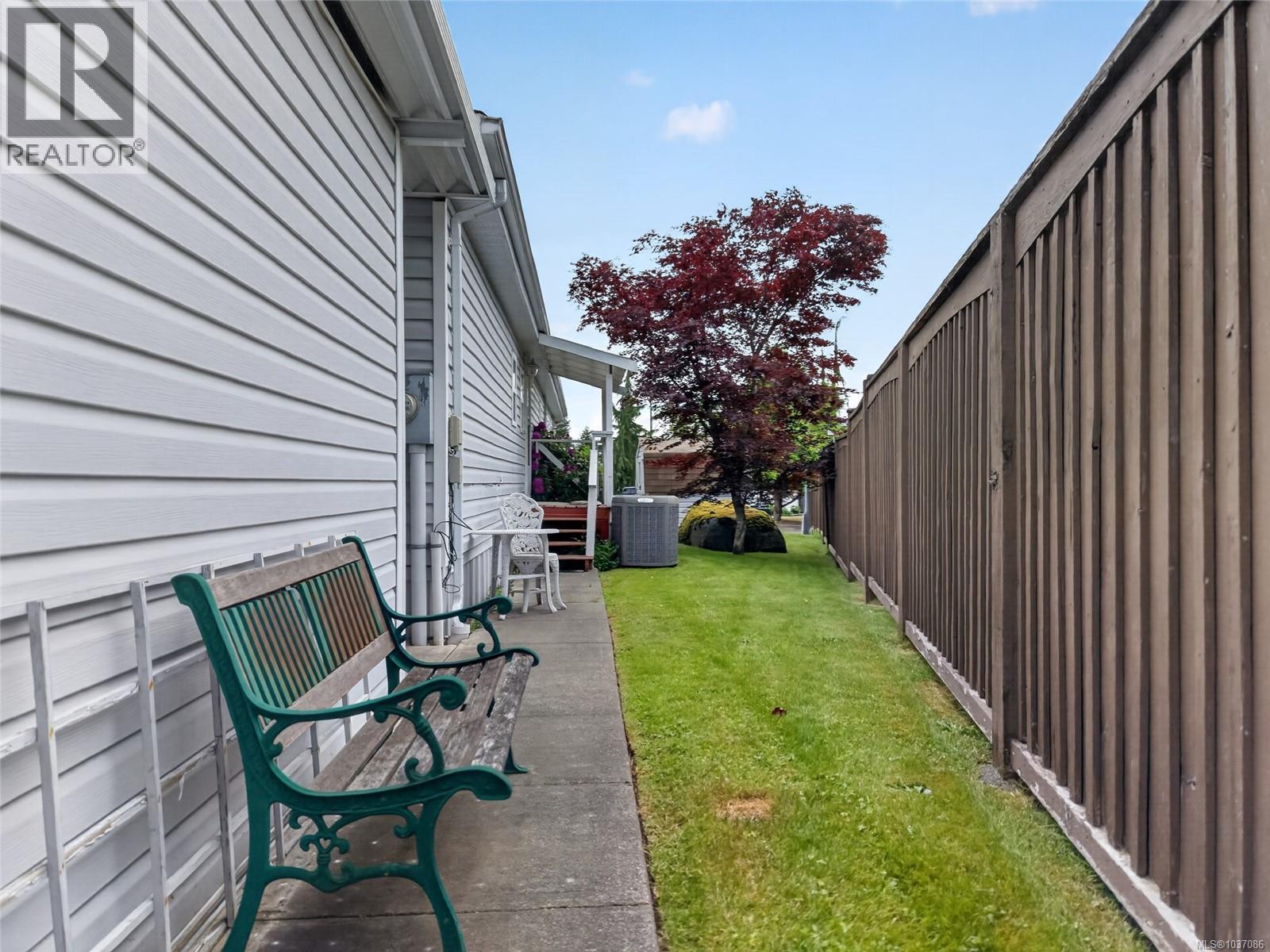 2200 Stadacona Dr, Comox, British Columbia  V9M 3P9 - Photo 38 - 1037086