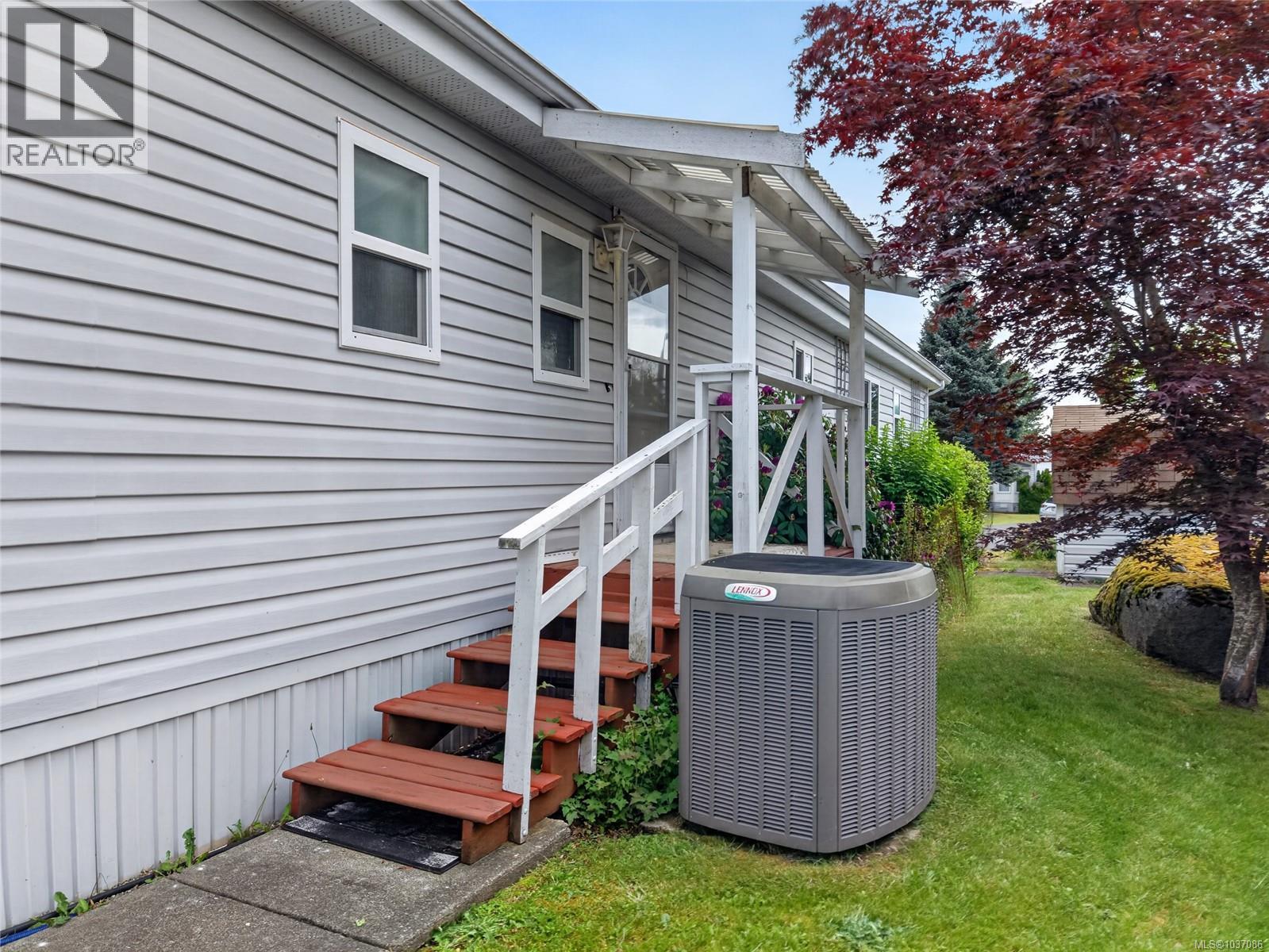 2200 Stadacona Dr, Comox, British Columbia  V9M 3P9 - Photo 39 - 1037086
