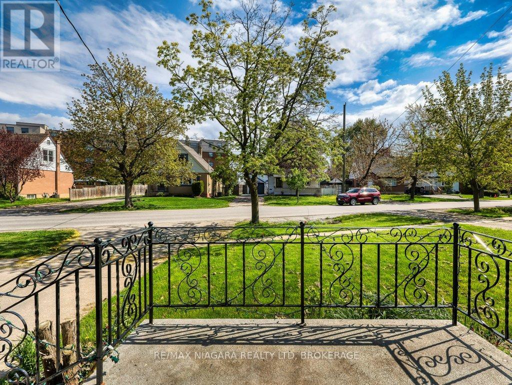 11 Winnifred Avenue, St. Catharines (Carlton/bunting), Ontario  L2M 5X2 - Photo 12 - X13137656