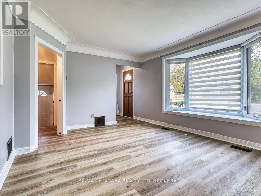 11 Winnifred Avenue, St. Catharines (Carlton/bunting), Ontario  L2M 5X2 - Photo 16 - X13137656