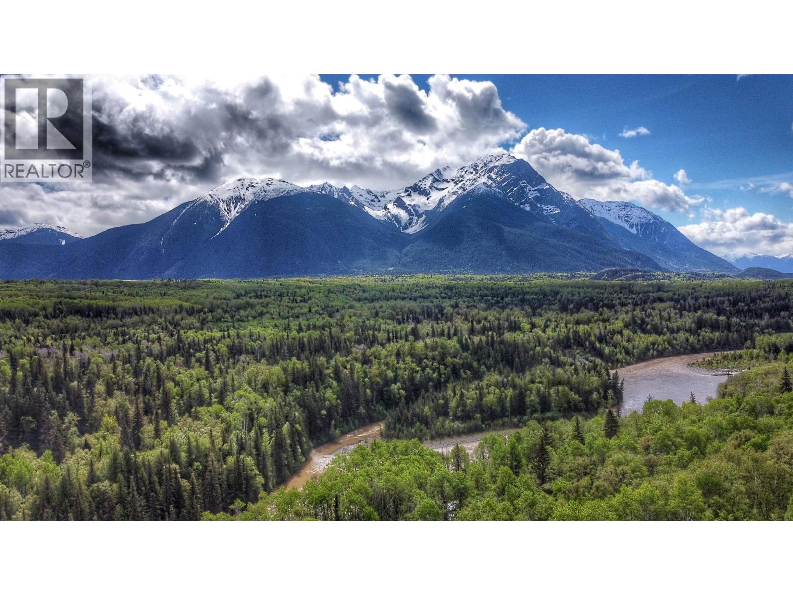 6048 Six Mile Road, Hazelton, British Columbia V0J 1Y1 - Photo 1 - R3122245