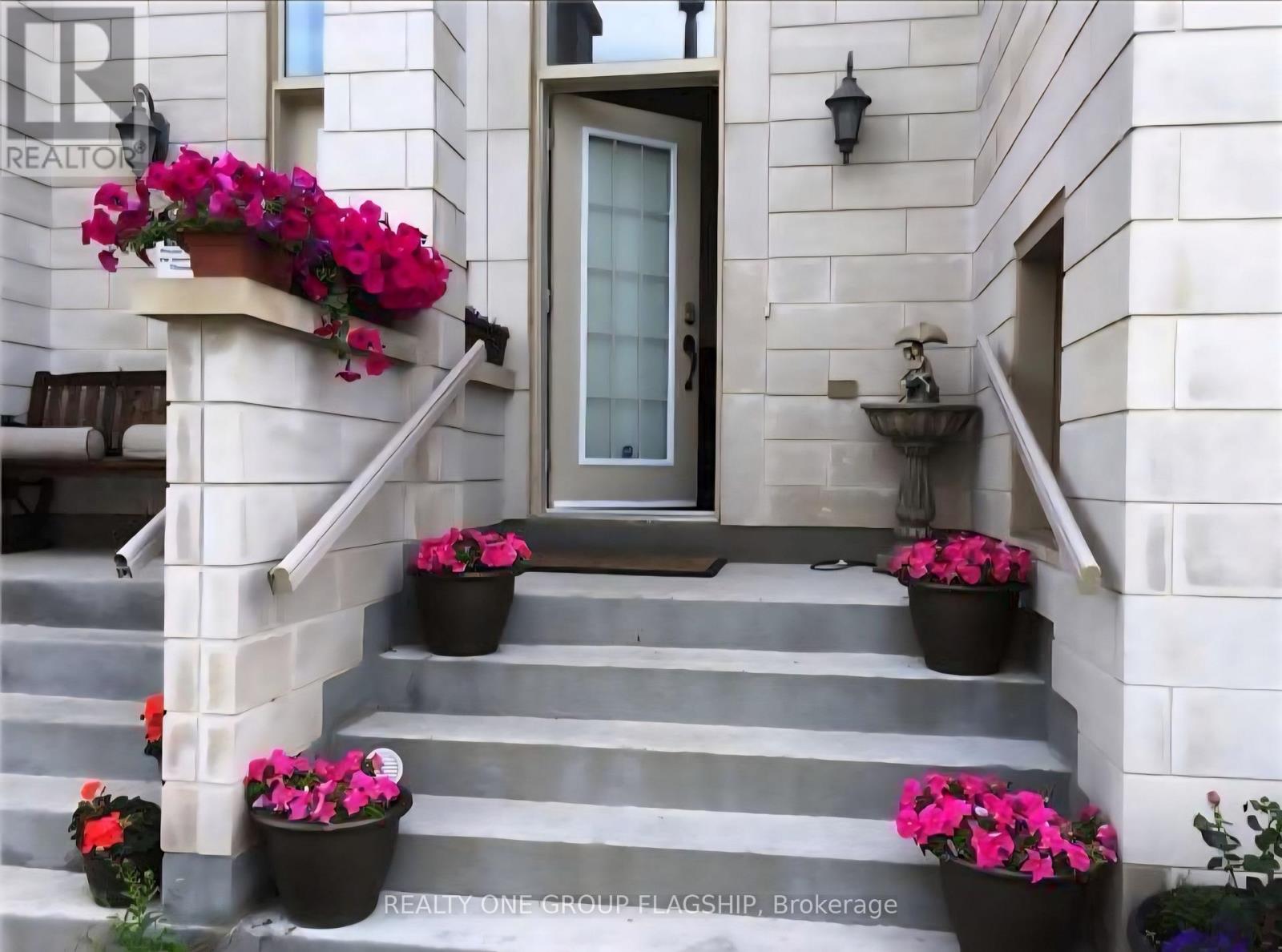 521 THOMPSON ROAD, Milton, Ontario