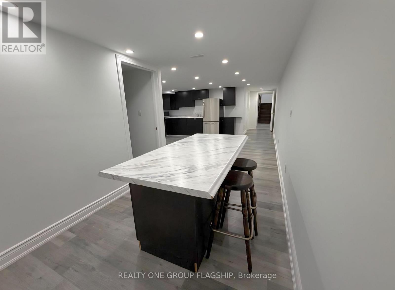 521 Thompson Road, Milton, Ontario  L9T 7Z1 - Photo 4 - W13137608