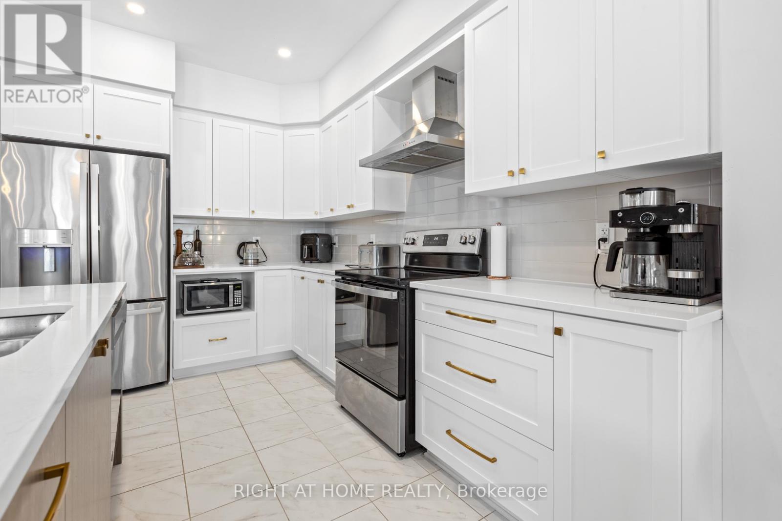674 Honeydew Street, Ottawa, Ontario  K1X 0K5 - Photo 5 - X13133828