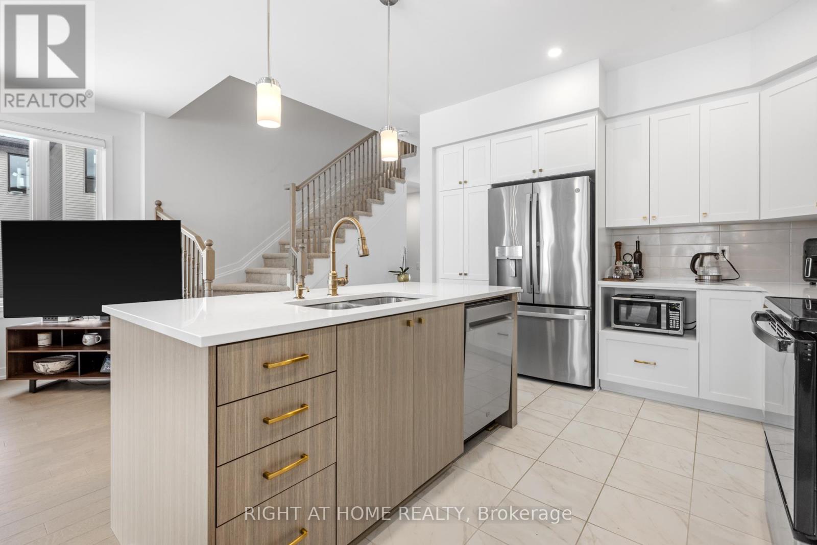 674 Honeydew Street, Ottawa, Ontario  K1X 0K5 - Photo 7 - X13133828
