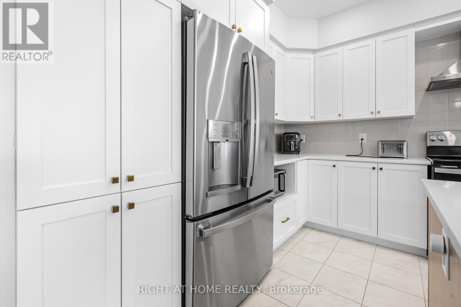 674 Honeydew Street, Ottawa, Ontario  K1X 0K5 - Photo 8 - X13133828