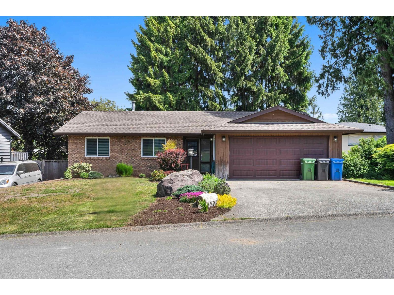 34050 Shannon Drive, Abbotsford, British Columbia  V2S 5C8 - Photo 1 - R3123680