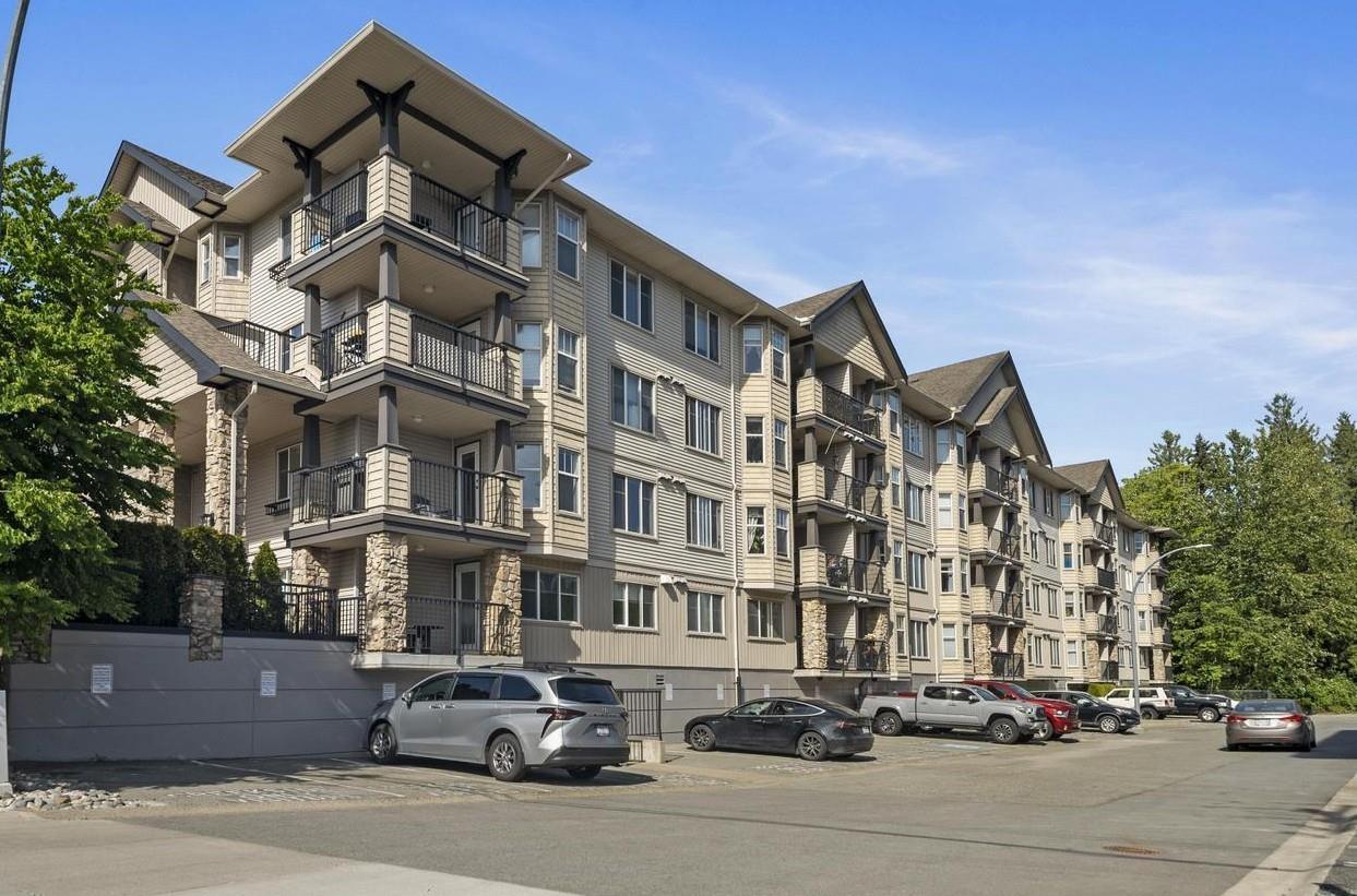 215 5438 198 Street, Langley, British Columbia  V3A 1G2 - Photo 1 - R3124179