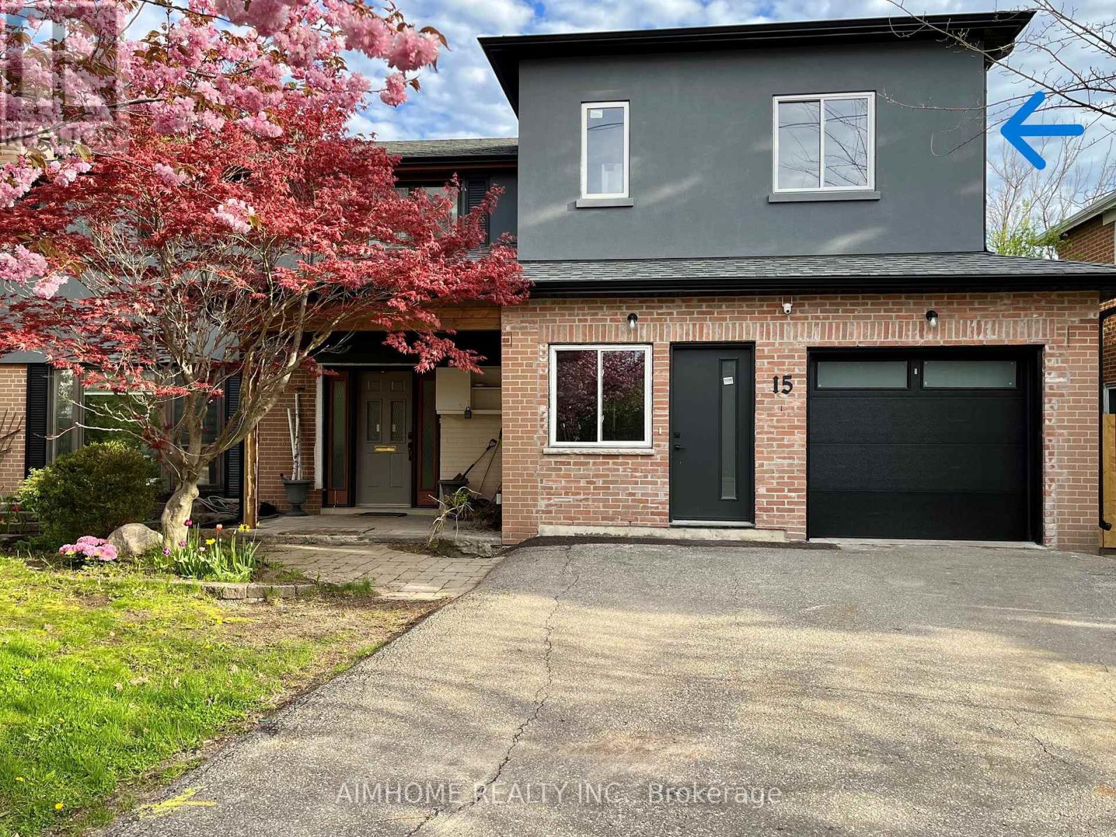 3 - 15 WADDINGTON CRESCENT, Toronto, Ontario