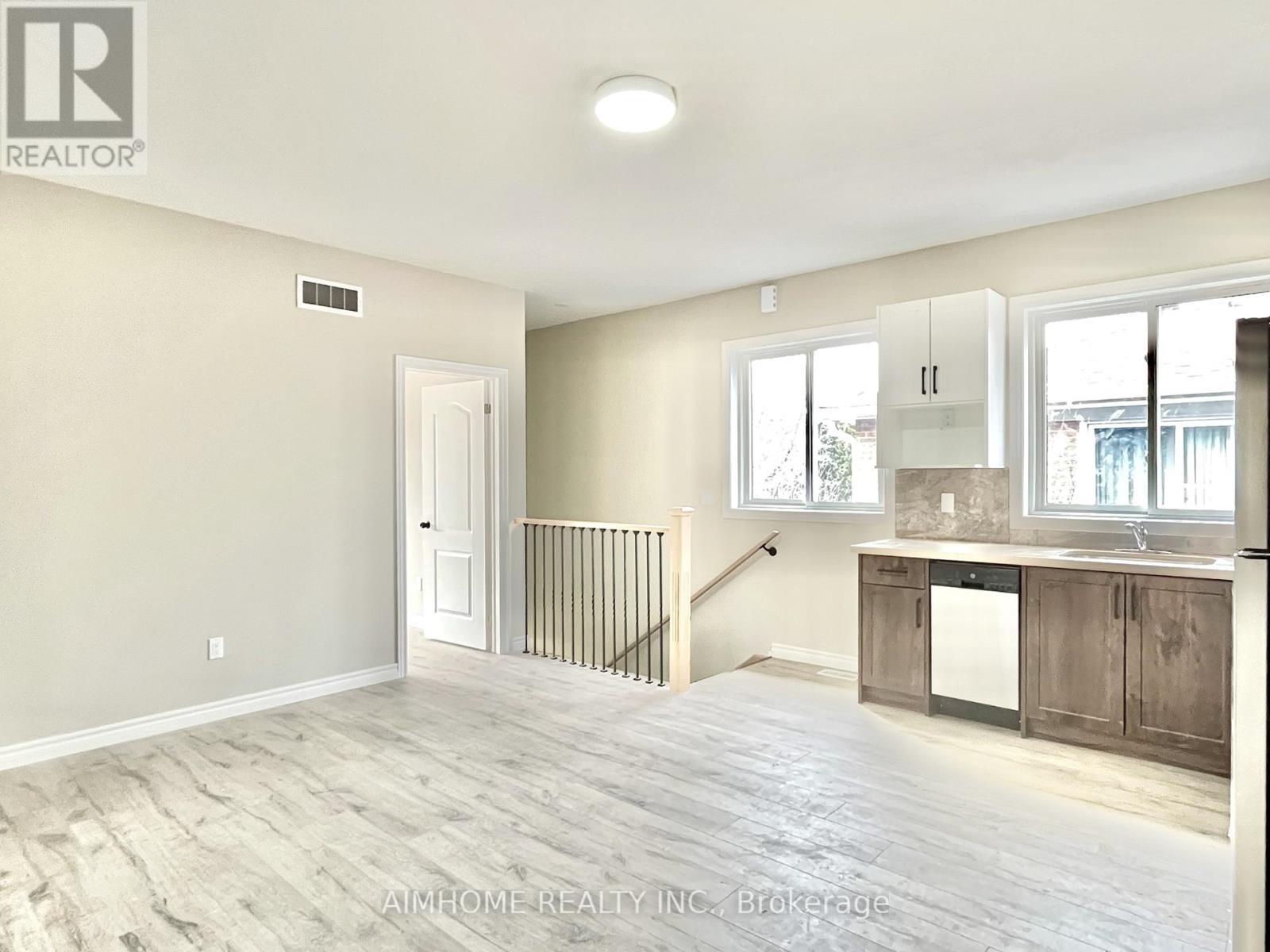 3 - 15 Waddington Crescent, Toronto, Ontario  M2J 2Z9 - Photo 13 - C12998310
