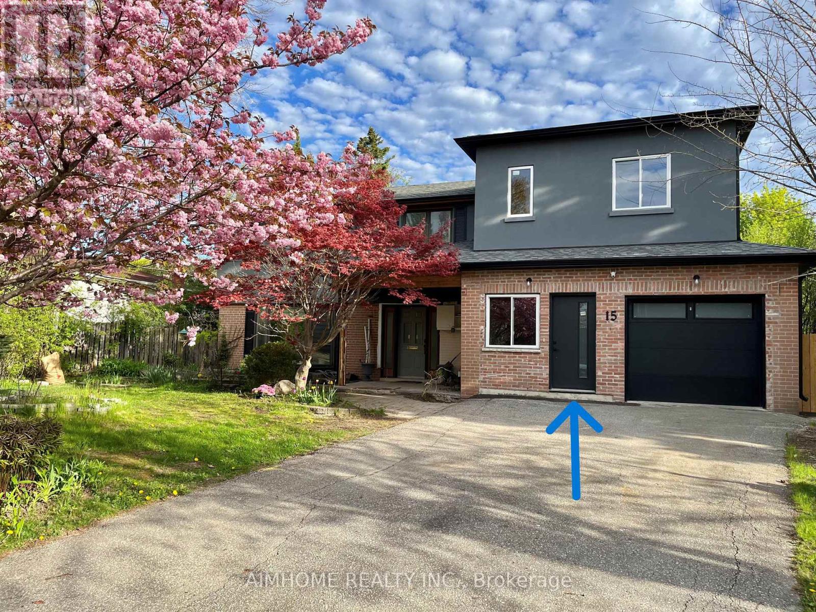 2 - 15 Waddington Crescent, Toronto, Ontario  M2J 2Z9 - Photo 2 - C12998404