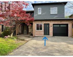 2 - 15 WADDINGTON CRESCENT, Toronto, Ontario