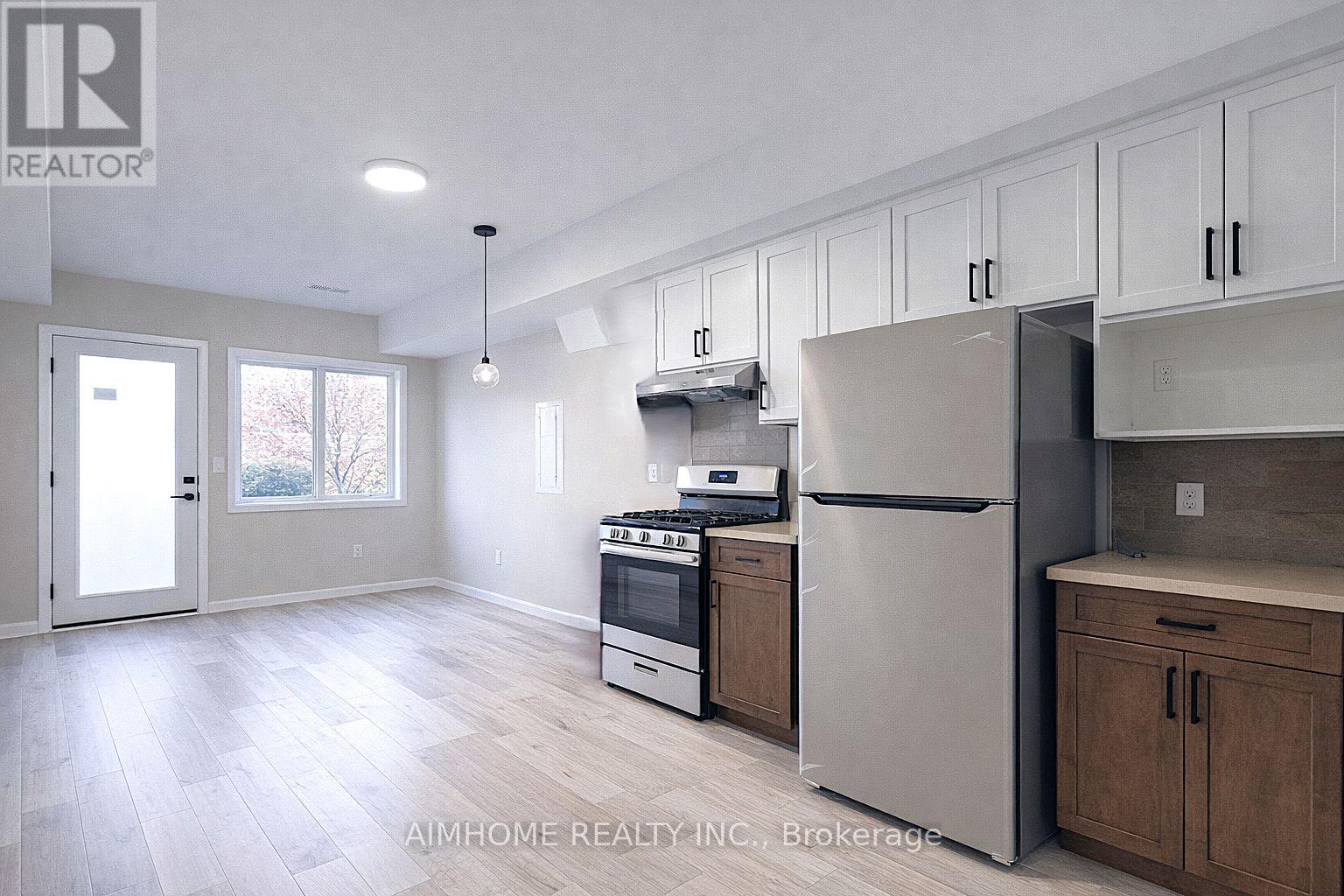 2 - 15 Waddington Crescent, Toronto, Ontario  M2J 2Z9 - Photo 7 - C12998404