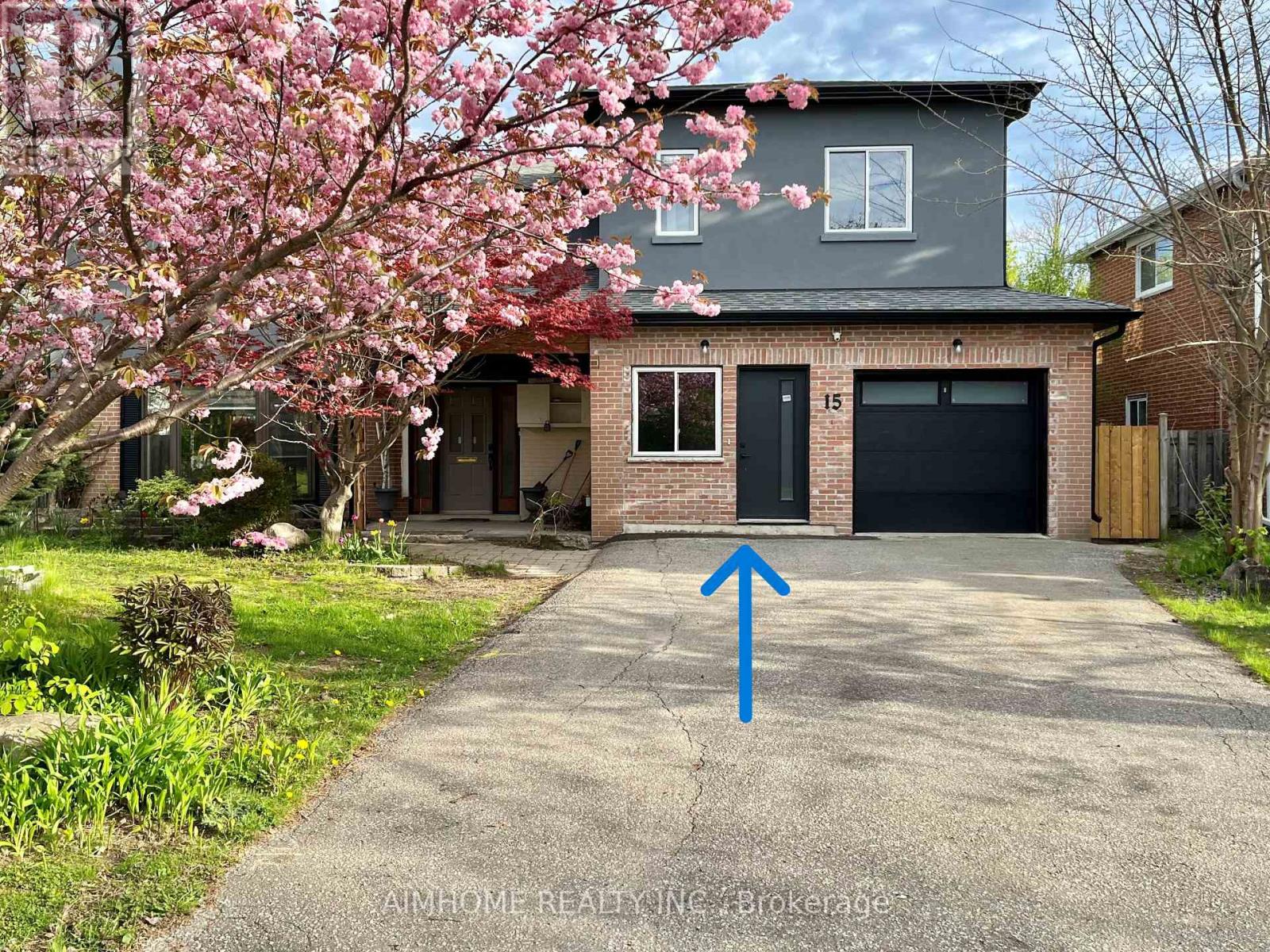 2 - 15 Waddington Crescent, Toronto, Ontario  M2J 2Z9 - Photo 3 - C12998404