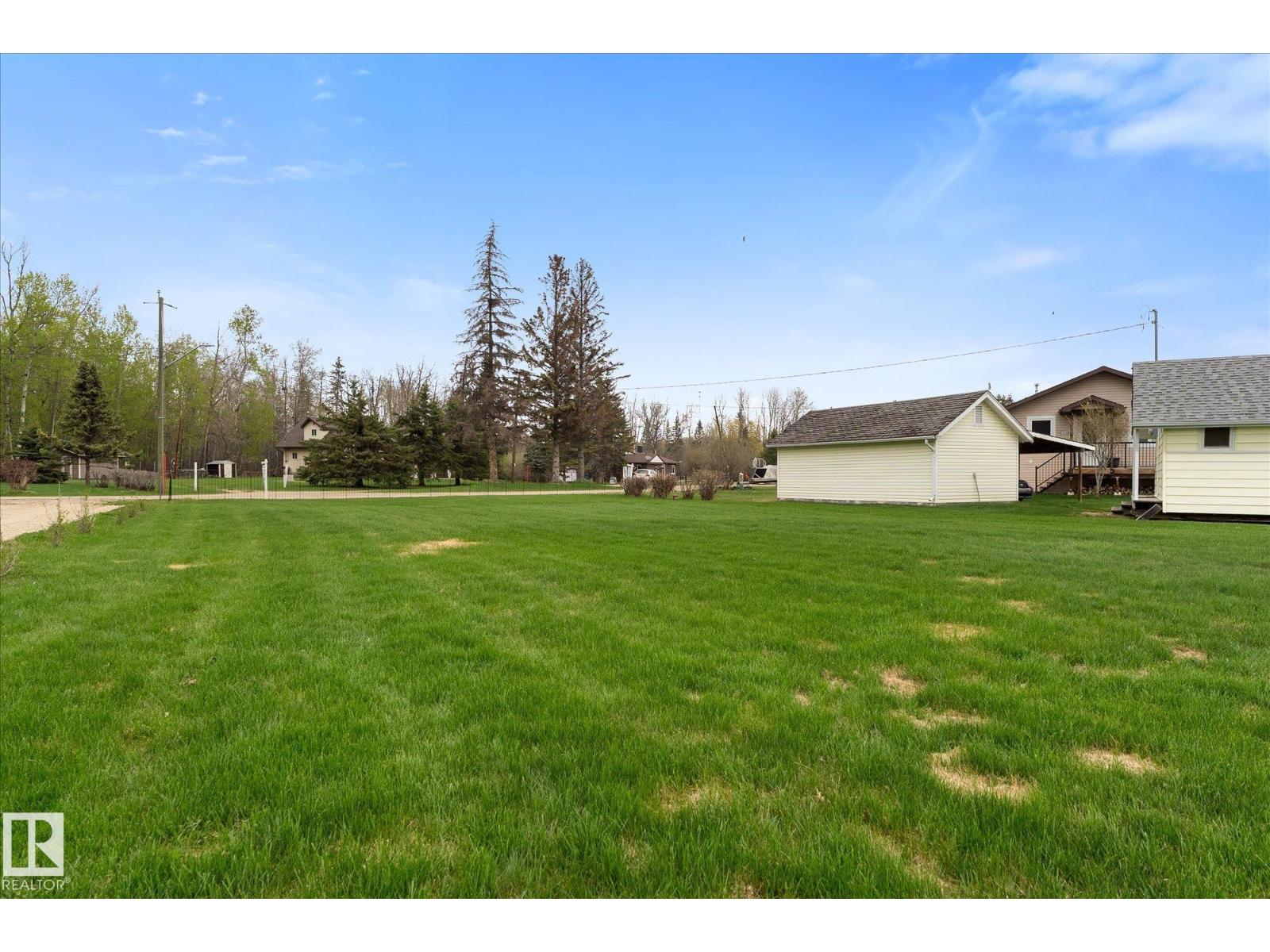209 2 Street Ross Haven, Rural Lac Ste. Anne County, Alberta  T0E 1A0 - Photo 12 - E4488214