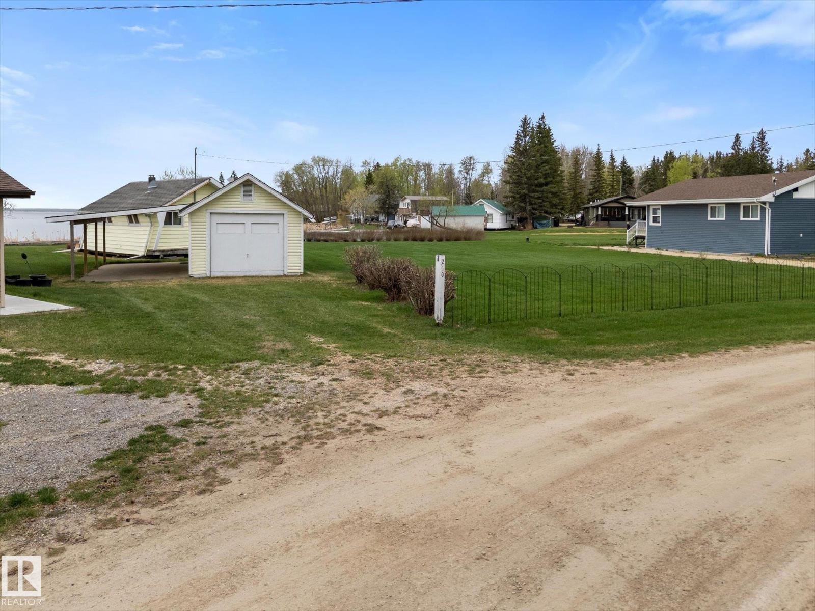 209 2 Street Ross Haven, Rural Lac Ste. Anne County, Alberta  T0E 1A0 - Photo 7 - E4488214