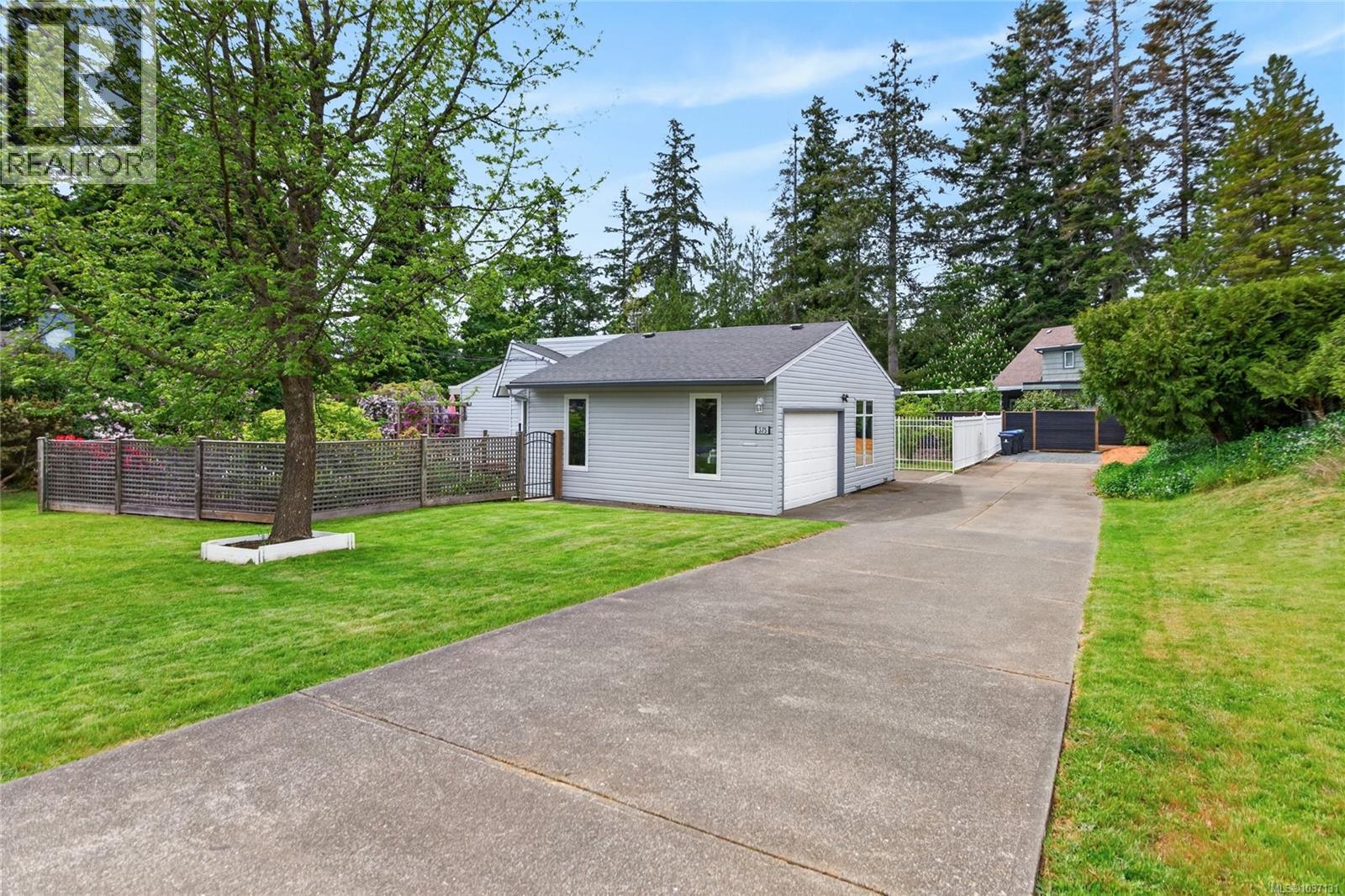 375 Georgia Crt, Comox, British Columbia