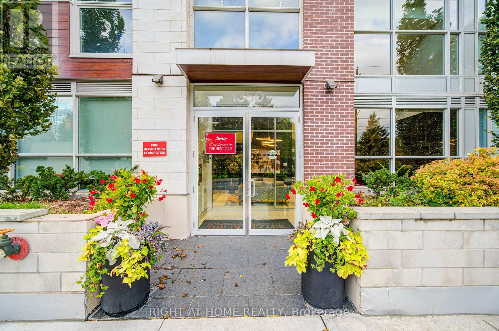 Th03 - 1350 Kingston Road, Toronto, Ontario  M1N 0B7 - Photo 3 - E13137688