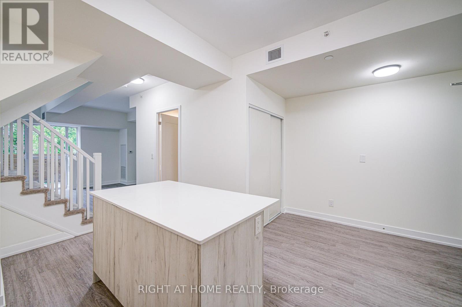Th03 - 1350 Kingston Road, Toronto, Ontario  M1N 0B7 - Photo 9 - E13137688
