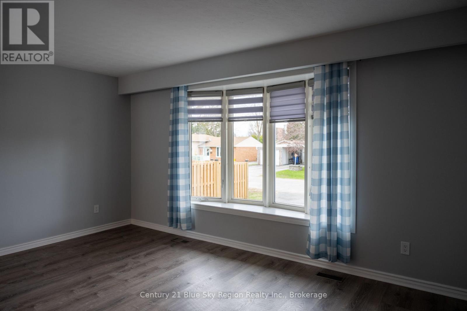 22 Nightingale Drive, North Bay, Ontario  P1A 2R2 - Photo 4 - X13132894