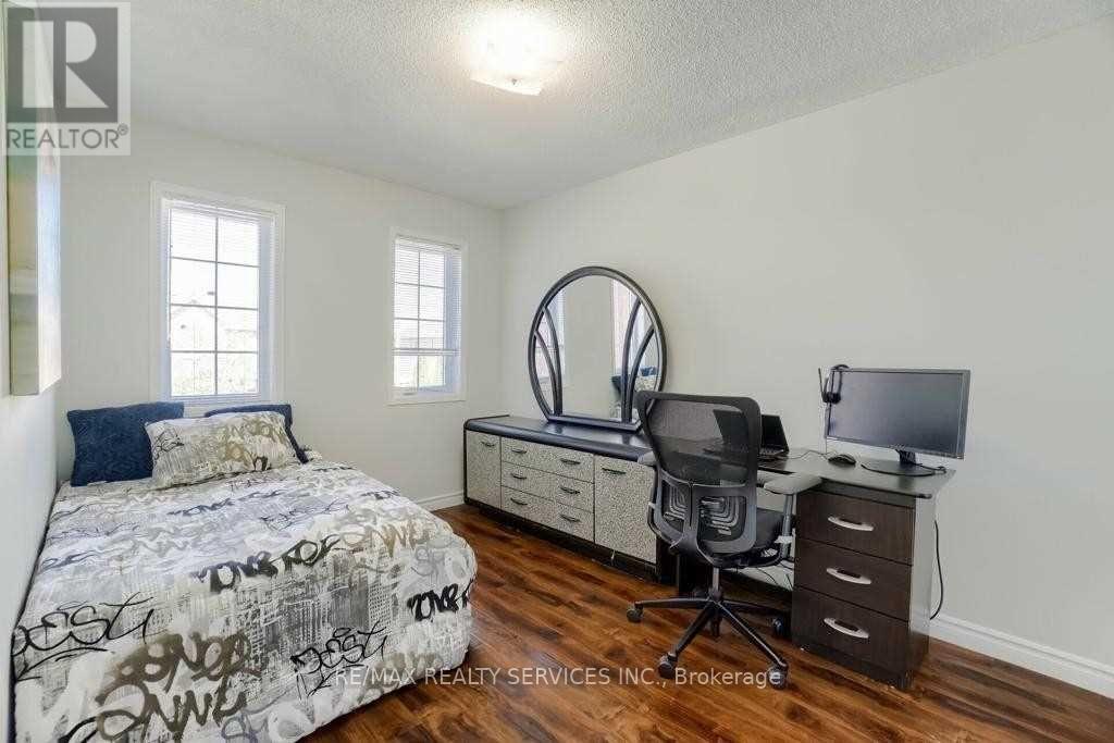 50 Oakmeadow Drive, Brampton, Ontario  L7A 2M1 - Photo 28 - W13137690