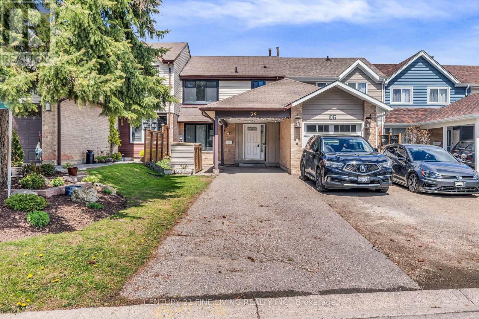 39 Rushmore Crescent, Brampton, Ontario  L6Z 1R1 - Photo 2 - W13137692