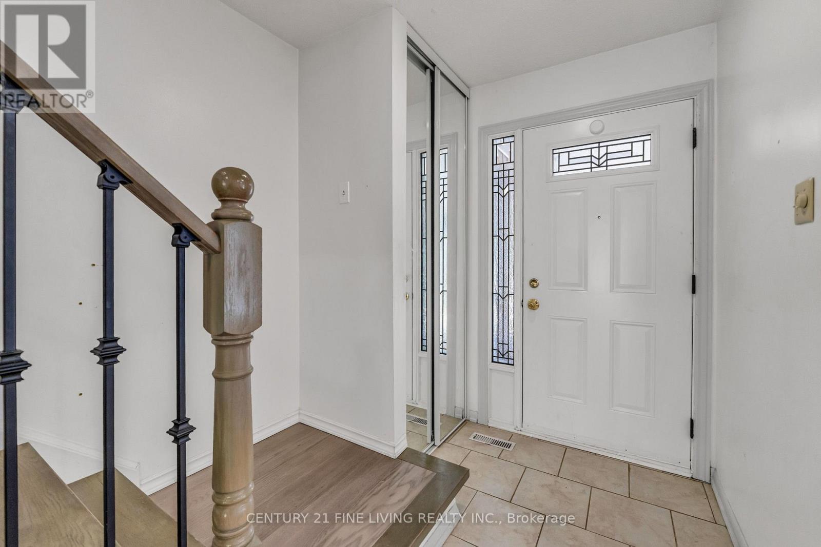 39 Rushmore Crescent, Brampton, Ontario  L6Z 1R1 - Photo 5 - W13137692