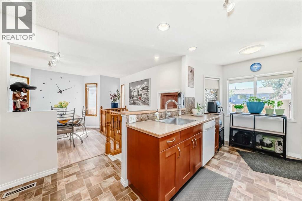 316 Glamorgan Place SW, Calgary, Alberta  T3E 6M2 - Photo 9 - A2311069