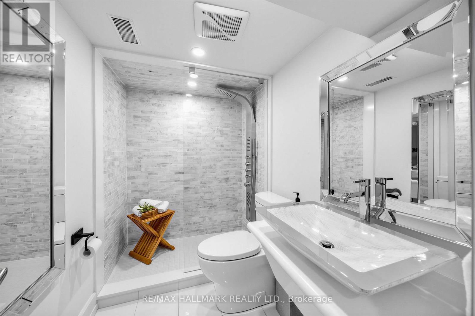 86 Binswood Avenue, Toronto, Ontario  M4C 3N9 - Photo 33 - E13129664
