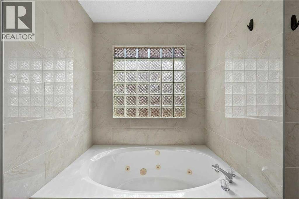 98 Hampstead Circle NW, Calgary, Alberta  T3A 5P1 - Photo 31 - A2311231