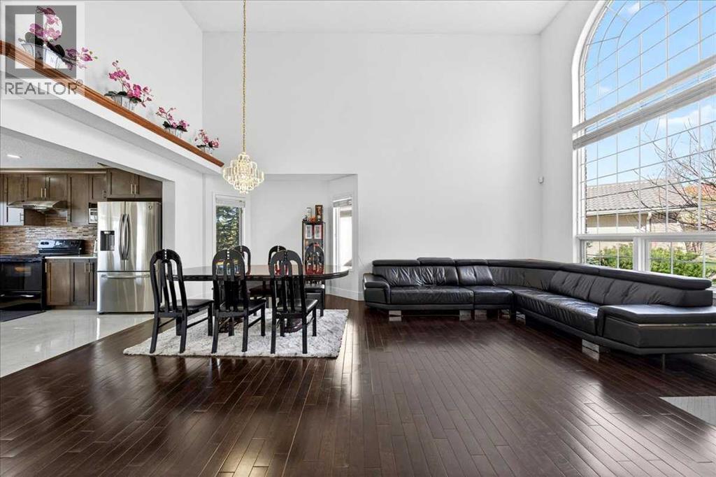 98 Hampstead Circle NW, Calgary, Alberta  T3A 5P1 - Photo 3 - A2311231