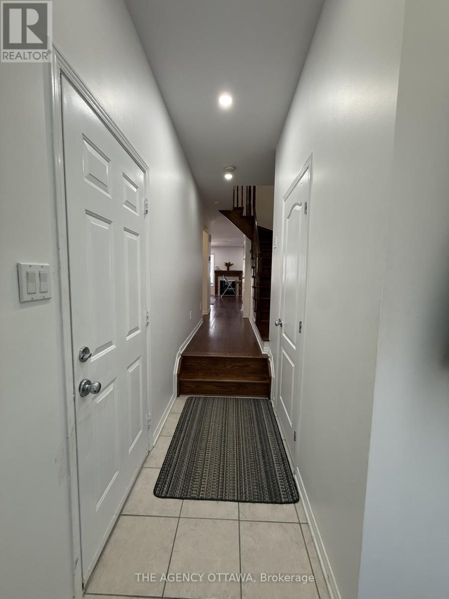 222 Freedom Private, Ottawa, Ontario  K1G 6W2 - Photo 2 - X13137700