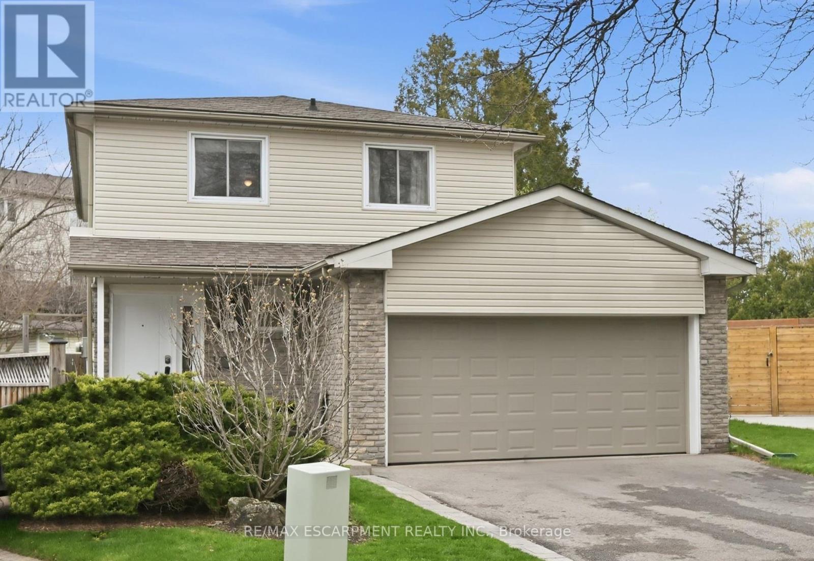 712 AUBURN CRESCENT, Burlington, Ontario