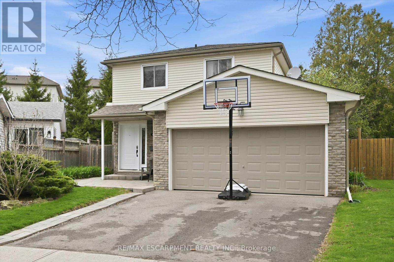 712 Auburn Crescent, Burlington, Ontario  L7L 5B2 - Photo 3 - W13137638